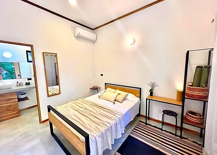 Hotel Calipso Ocean Lodge- Avellana Tamarindo